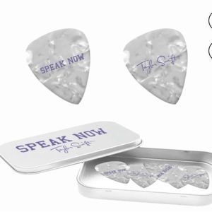 Taylor Swift Speak now guitar picks